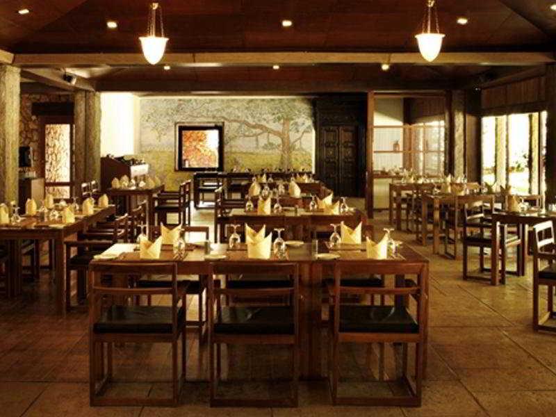Heritage Madurai Restaurante foto The interior of a restaurant